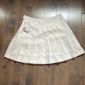 Forever 21 white pleated mini skirt